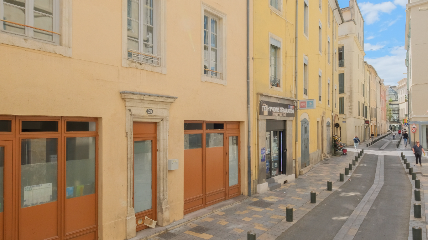 Nîmes (30)