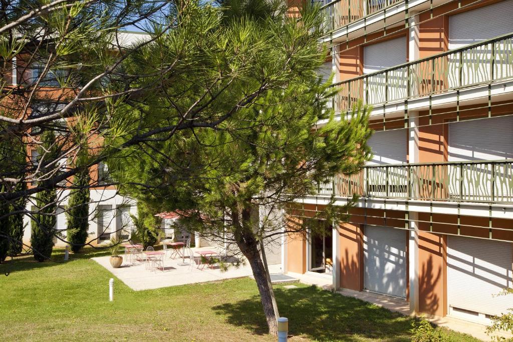Valence (26)