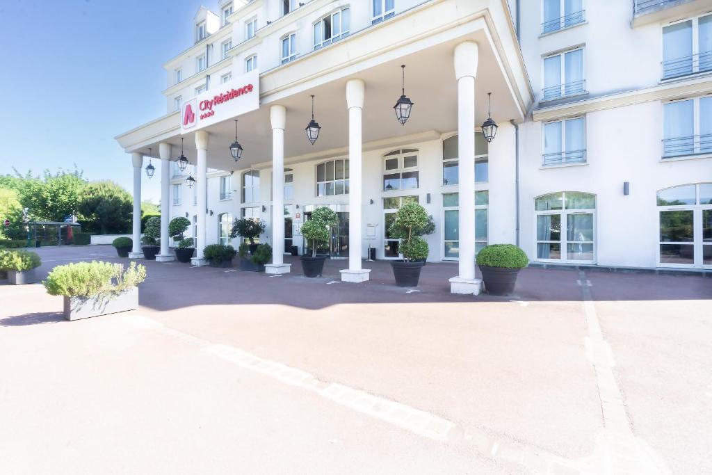 Roissy-en-France (95)