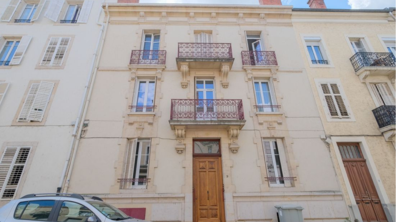 Nancy (54)