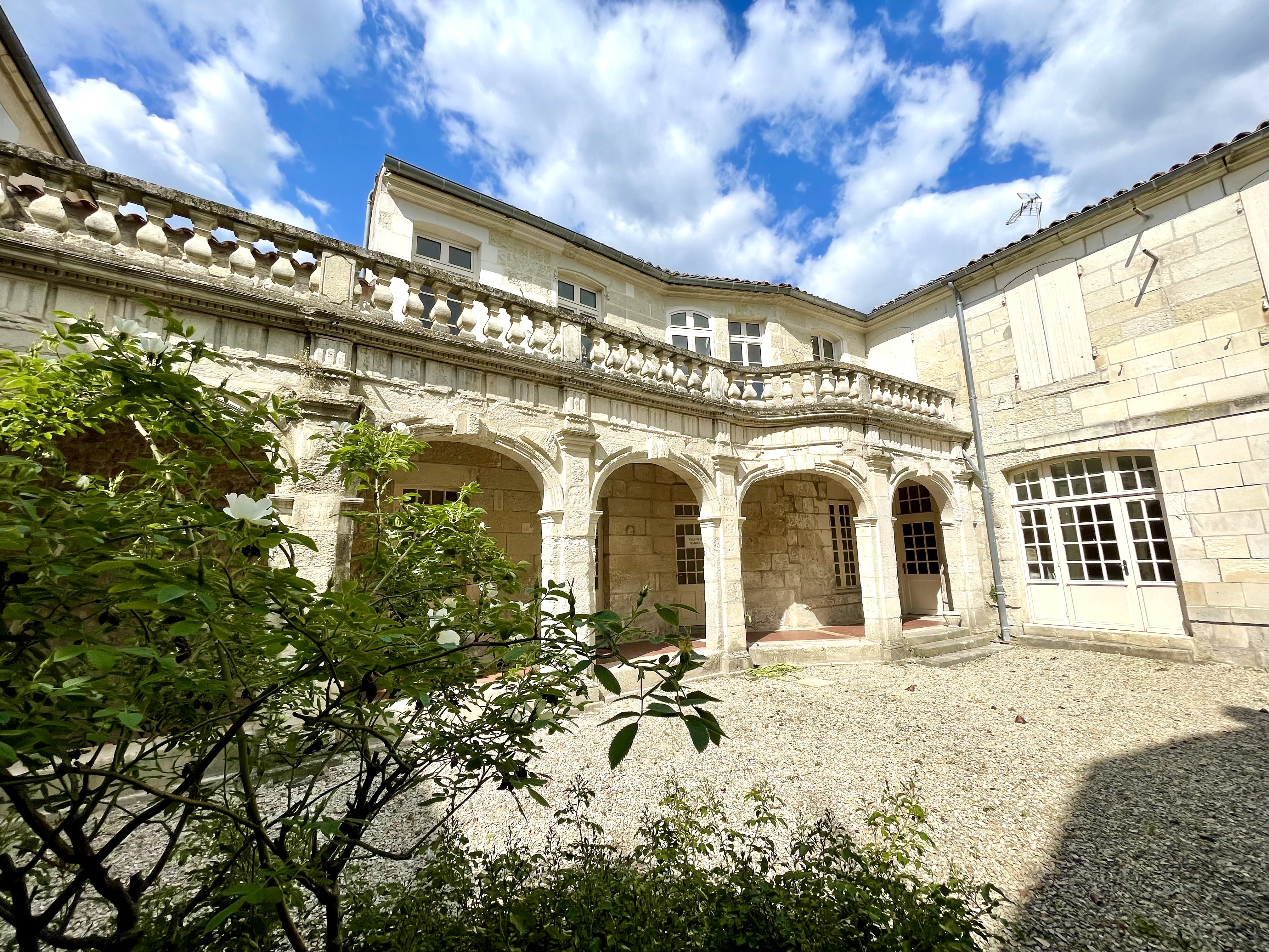 Saintes (17)